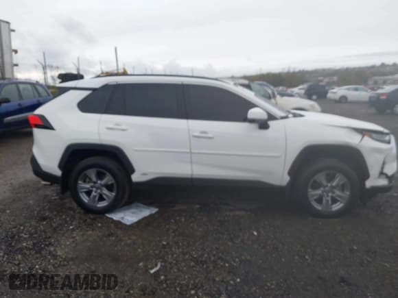 ✅ 2022 Toyota RAV4 Hybrid XLE • VIN: 4T3RWRFV0NU077659 • Lot: 43387394. Wystawiony na IAAI z przebiegiem 49 278 mil. Bezpłatny archiwum sprzedaży aukcyjnych z USA i szczegółowy raport historii pojazdu na DreamBid. Zdjęcie 13.