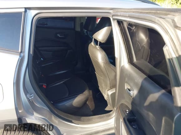 ✅ 2020 Jeep Compass Limited • VIN: 3C4NJCCB1LT187581 • Lot: 43175999. Listed on IAAI with 100,837 mi. Free auction sales archive from the USA and detailed vehicle history report at DreamBid. Image 8.