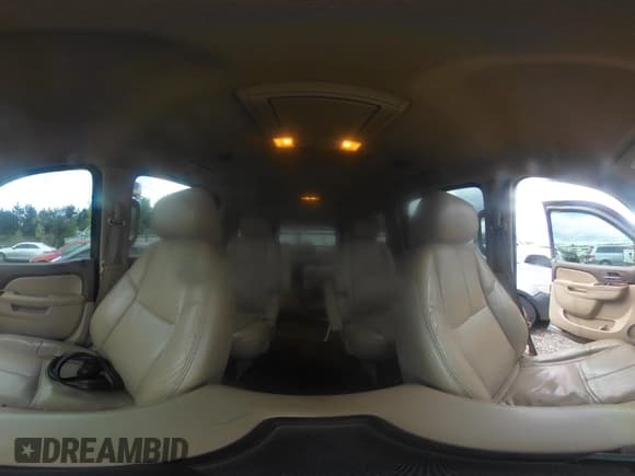 ✅ 2011 Chevrolet Suburban LT • VIN: 1GNSCJE03BR267184 • Lot: 42156424. Listed on IAAI with 307,618 mi. Free auction sales archive from the USA and detailed vehicle history report at DreamBid. Image 18.