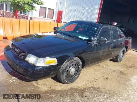 ✅ 2008 Ford Police Interceptor • VIN: 2FAHP71V98X162973 • Lot: 40736375. Listed on IAAI with 113,240 mi. Free auction sales archive from the USA and detailed vehicle history report at DreamBid. Image 17.