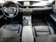 ✅ 2014 Lexus ES 330 • VIN: JTHBK1GG5E2147548 • Лот: 56115535. Опубликован ранее на Copart с пробегом 115 604 миль. Бесплатный доступ к архиву аукционных продаж из США и подробный отчёт об истории автомобиля на DreamBid. Изображение 8.