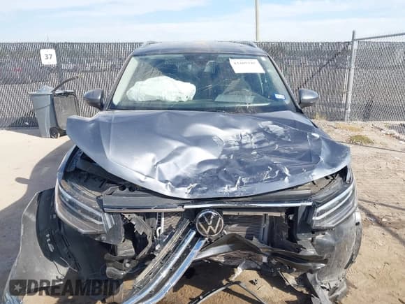 ✅ 2024 Volkswagen Tiguan SE • VIN: 3VV3B7AX5RM074375 • Lot: 43469185. Wystawiony na IAAI z przebiegiem 31 479 mil. Bezpłatny archiwum sprzedaży aukcyjnych z USA i szczegółowy raport historii pojazdu na DreamBid. Zdjęcie 12.