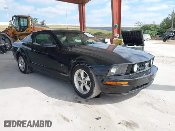 ✅ 2007 Ford Mustang GT Deluxe • VIN: 1ZVHT82H375278641 • Lot: 43571420. Listed on IAAI with 139,690 mi. Free auction sales archive from the USA and detailed vehicle history report at DreamBid. Image 1.