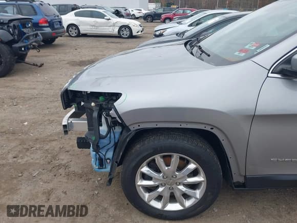 ✅ 2016 Jeep Cherokee Limited • VIN: 1C4PJMDB4GW321030 • Лот: 43506326. Опубликован ранее на IAAI с пробегом 140 319 миль. Бесплатный доступ к архиву аукционных продаж из США и подробный отчёт об истории автомобиля на DreamBid. Изображение 17.