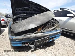 ✅ 1995 Chevrolet Blazer • VIN: 1GNDT13W8S2197190 • Lot: 52053765. Wystawiony na Copart z przebiegiem Nie podano. Bezpłatny archiwum sprzedaży aukcyjnych z USA i szczegółowy raport historii pojazdu na DreamBid. Zdjęcie 5.