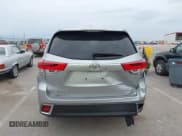 ✅ 2017 Toyota Highlander Limited • VIN: 5TDDZRFHXHS393913 • Lot: 43388149. Listed on IAAI with 149,357 mi. Free auction sales archive from the USA and detailed vehicle history report at DreamBid. Image 16.