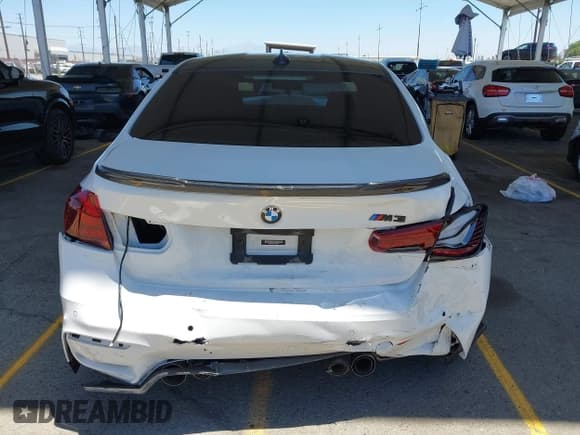 ✅ 2018 BMW M3 • VIN: WBS8M9C59J5J80093 • Лот: 42893604. Опубликован ранее на IAAI с пробегом Не указан. Бесплатный доступ к архиву аукционных продаж из США и подробный отчёт об истории автомобиля на DreamBid. Изображение 16.