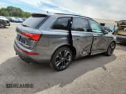 ✅ 2025 Audi Q7 Premium Plus • VIN: WA1LVBF74SD029022 • Лот: 70194475. Опубликован ранее на Copart с пробегом 571 миль. Бесплатный доступ к архиву аукционных продаж из США и подробный отчёт об истории автомобиля на DreamBid. Изображение 3.