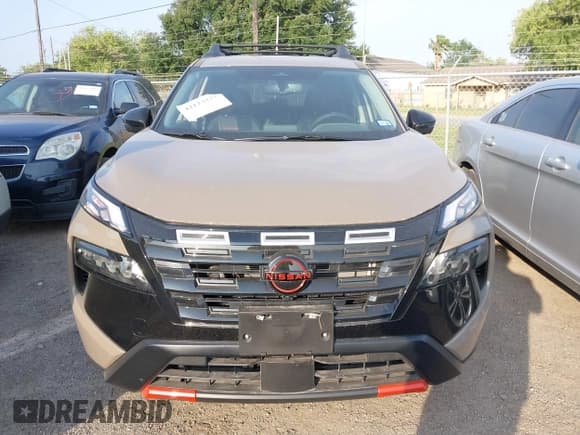 ✅ 2025 Nissan Rogue SV • VIN: 5N1BT3BB0SC789439 • Lot: 42123377. Listed on IAAI with 5,833 mi. Free auction sales archive from the USA and detailed vehicle history report at DreamBid. Image 6.