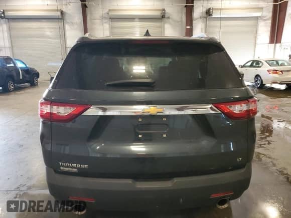 2018 Chevrolet Traverse LT Cloth z VIN 1GNERGKW0JJ218304, wystawiony jako Copart lot #84930735 z przebiegiem 64 768 mil mil oraz Szkoda całkowita • Salvage title. Historia ofert i sprzedaży dostępna na DreamBid. Obrazek 6.