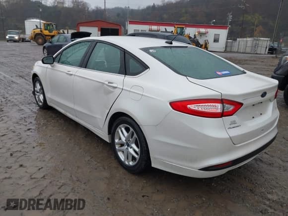 ✅ 2015 Ford Fusion SE • VIN: 3FA6P0H72FR276301 • Lot: 43781241. Wystawiony na IAAI z przebiegiem 205 951 mil. Bezpłatny archiwum sprzedaży aukcyjnych z USA i szczegółowy raport historii pojazdu na DreamBid. Zdjęcie 3.
