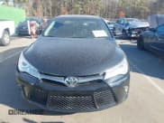 ✅ 2015 Toyota Camry XSE • VIN: 4T1BF1FK6FU105242 • Lot: 43735222. Wystawiony na IAAI z przebiegiem 82 910 mil. Bezpłatny archiwum sprzedaży aukcyjnych z USA i szczegółowy raport historii pojazdu na DreamBid. Zdjęcie 12.