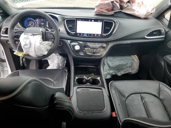 ✅ 2023 Chrysler Pacifica Limited • VIN: 2C4RC1GG9PR538462 • Lot: 63469915. Listed on Copart with 7,816 mi. Free auction sales archive from the USA and detailed vehicle history report at DreamBid. Image 8.