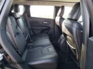 ✅ 2023 Jeep Cherokee Trailhawk • VIN: 1C4PJMBN8PD111961 • Lot: 61957794. Wystawiony na Copart z przebiegiem 13 079 mil. Bezpłatny archiwum sprzedaży aukcyjnych z USA i szczegółowy raport historii pojazdu na DreamBid. Zdjęcie 11.