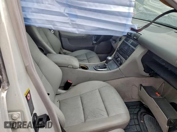 ✅ 2006 Mercedes-Benz C 230 Sport • VIN: WDBRF52H36F787455 • Lot: 85528235. Wystawiony na Copart z przebiegiem Nie podano. Bezpłatny archiwum sprzedaży aukcyjnych z USA i szczegółowy raport historii pojazdu na DreamBid. Zdjęcie 11.