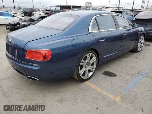 ✅ 2014 Bentley Flying Spur • VIN: SCBEC9ZA7EC088678 • Lot: 53692905. Wystawiony na Copart z przebiegiem 45 362 mil. Bezpłatny archiwum sprzedaży aukcyjnych z USA i szczegółowy raport historii pojazdu na DreamBid. Zdjęcie 3.