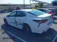 2022 Toyota Camry SE z VIN 4T1G11AK9NU047993, wystawiony jako IAAI lot #43315367 z przebiegiem 70 901 mil mil oraz . Historia ofert i sprzedaży dostępna na DreamBid. Obrazek 3.