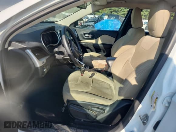 ✅ 2016 Jeep Cherokee Sport • VIN: 1C4PJMABXGW293271 • Лот: 82151835. Опубликован ранее на Copart с пробегом 117 778 миль. Бесплатный доступ к архиву аукционных продаж из США и подробный отчёт об истории автомобиля на DreamBid. Изображение 7.