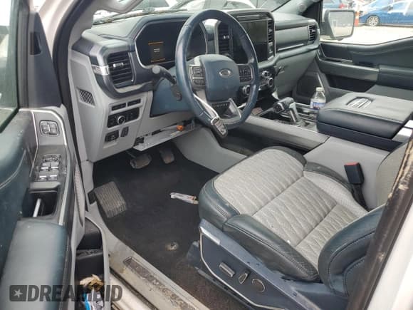 ✅ 2023 Ford F-150 XL • VIN: 1FTFW1ED5PFB87110 • Lot: 82106045. Wystawiony na Copart z przebiegiem Nie podano. Bezpłatny archiwum sprzedaży aukcyjnych z USA i szczegółowy raport historii pojazdu na DreamBid. Zdjęcie 8.