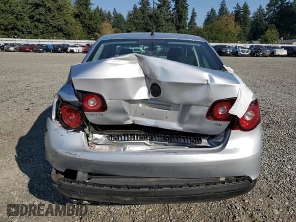 ✅ 2010 Volkswagen Jetta S • VIN: 3VWJZ7AJ5AM003577 • Lot: 81440455. Wystawiony na Copart z przebiegiem 97 714 mil. Bezpłatny archiwum sprzedaży aukcyjnych z USA i szczegółowy raport historii pojazdu na DreamBid. Zdjęcie 6.