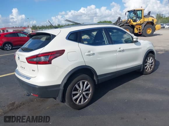 ✅ 2020 Nissan Rogue S • VIN: JN1BJ1CV1LW551979 • Lot: 42526990. Wystawiony na IAAI z przebiegiem 104 836 mil. Bezpłatny archiwum sprzedaży aukcyjnych z USA i szczegółowy raport historii pojazdu na DreamBid. Zdjęcie 4.