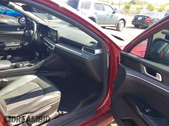 ✅ 2021 Kia K5 GT-Line • VIN: 5XXG64J21MG022579 • Lot: 43208178. Listed on IAAI with 44,500 mi. Free auction sales archive from the USA and detailed vehicle history report at DreamBid. Image 5.