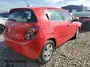 2015 Chevrolet Sonic LT z VIN 1G1JC6SH7F4112919, wystawiony jako Copart lot #71036904 z przebiegiem 79 399 mil mil oraz Szkoda całkowita • Salvage title. Historia ofert i sprzedaży dostępna na DreamBid. Obrazek 3.