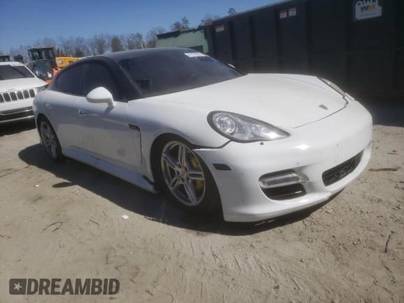 ✅ 2011 Porsche Panamera Turbo • VIN: WP0AC2A79BL090222 • Lot: 47570635. Wystawiony na Copart z przebiegiem 63 701 mil. Bezpłatny archiwum sprzedaży aukcyjnych z USA i szczegółowy raport historii pojazdu na DreamBid. Zdjęcie 4.