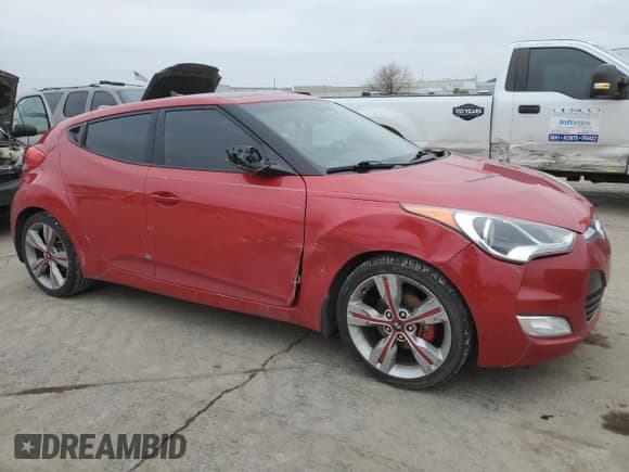 ✅ 2013 Hyundai Veloster w/Black Int • VIN: KMHTC6AD2DU173571 • Lot: 44733035. Wystawiony na Copart z przebiegiem 146 397 mil. Bezpłatny archiwum sprzedaży aukcyjnych z USA i szczegółowy raport historii pojazdu na DreamBid. Zdjęcie 4.