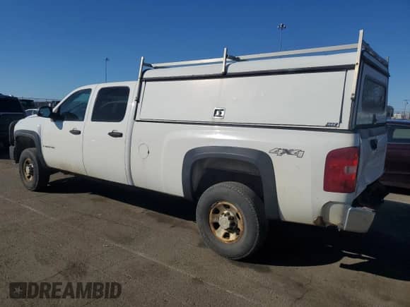 2008 Chevrolet Silverado 3500HD SRW LTZ z VIN 1GCHK33678F180956, wystawiony jako Copart lot #49663765 z przebiegiem 292 375 mil mil oraz Szkoda całkowita • Salvage title. Historia ofert i sprzedaży dostępna na DreamBid. Obrazek 2.