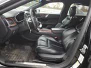 ✅ 2018 Lincoln Continental Livery • VIN: 1LN6L9HK4J5602704 • Лот: 82695555. Опубликован ранее на Copart с пробегом 232 477 миль. Бесплатный доступ к архиву аукционных продаж из США и подробный отчёт об истории автомобиля на DreamBid. Изображение 7.