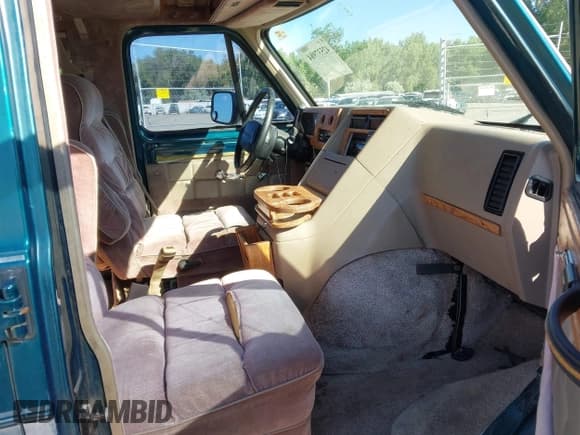 ✅ 1995 Chevrolet Chevy Van • VIN: 1GBEG25K4SF160636 • Лот: 42537984. Опубликован ранее на IAAI с пробегом 152 069 миль. Бесплатный доступ к архиву аукционных продаж из США и подробный отчёт об истории автомобиля на DreamBid. Изображение 5.