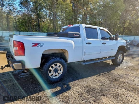 ✅ 2013 Chevrolet Silverado 2500HD LT • VIN: 1GC1KXCG1DF228799 • Лот: 93892375. Опубликован ранее на Copart с пробегом 125 470 миль. Бесплатный доступ к архиву аукционных продаж из США и подробный отчёт об истории автомобиля на DreamBid. Изображение 3.