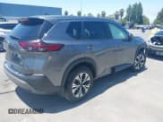 ✅ 2022 Nissan Rogue SV • VIN: 5N1BT3BAXNC726585 • Lot: 42478477. Wystawiony na IAAI z przebiegiem 37 284 mil. Bezpłatny archiwum sprzedaży aukcyjnych z USA i szczegółowy raport historii pojazdu na DreamBid. Zdjęcie 4.