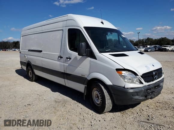 ✅ 2012 Mercedes-Benz Sprinter Cargo • VIN: WD3PE8CB9C5610329 • Lot: 42515465. Wystawiony na Copart z przebiegiem 301 247 mil. Bezpłatny archiwum sprzedaży aukcyjnych z USA i szczegółowy raport historii pojazdu na DreamBid. Zdjęcie 4.
