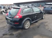 ✅ 2012 Volvo C30 • VIN: YV1672MK4C2267979 • Lot: 42793815. Wystawiony na IAAI z przebiegiem 102 291 mil. Bezpłatny archiwum sprzedaży aukcyjnych z USA i szczegółowy raport historii pojazdu na DreamBid. Zdjęcie 4.