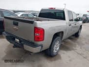 ✅ 2009 Chevrolet Silverado 1500 • VIN: 3GCFC13509G236722 • Lot: 43110882. Wystawiony na IAAI z przebiegiem 217 493 mil. Bezpłatny archiwum sprzedaży aukcyjnych z USA i szczegółowy raport historii pojazdu na DreamBid. Zdjęcie 4.