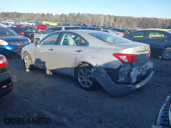 ✅ 2008 Lexus ES 330 • VIN: JTHBJ46G382235962 • Lot: 41260385. Listed on IAAI with 134,656 mi. Free auction sales archive from the USA and detailed vehicle history report at DreamBid. Image 3.