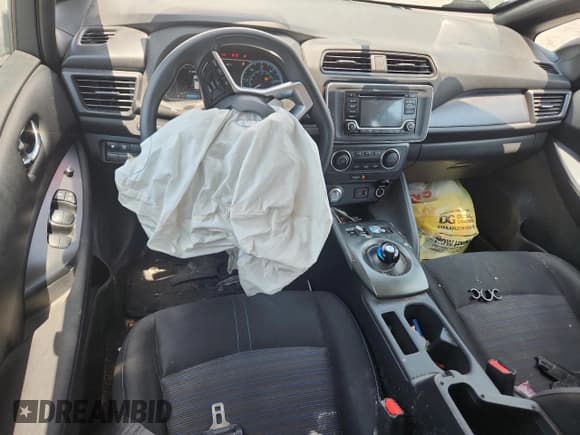 ✅ 2018 Nissan LEAF S • VIN: 1N4AZ1CP7JC306790 • Lot: 64834865. Listed on Copart with 78,167 mi. Free auction sales archive from the USA and detailed vehicle history report at DreamBid. Image 8.