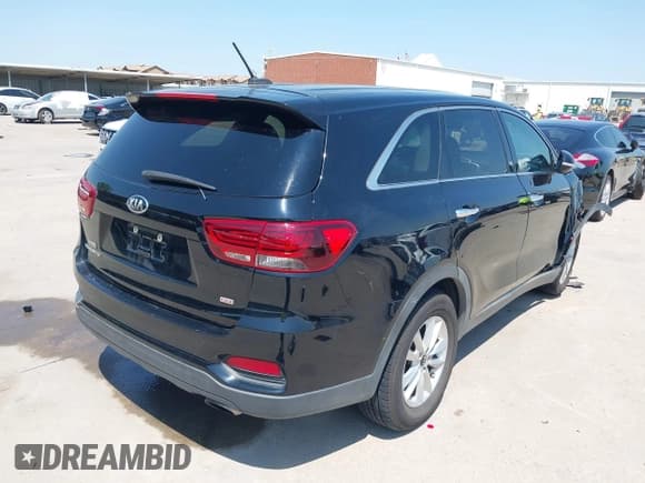 ✅ 2019 Kia Sorento LX • VIN: 5XYPG4A35KG585035 • Лот: 43152392. Опубликован ранее на IAAI с пробегом 74 123 миль. Бесплатный доступ к архиву аукционных продаж из США и подробный отчёт об истории автомобиля на DreamBid. Изображение 4.
