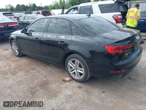 ✅ 2017 Audi A4 Premium • VIN: WAUGNAF41HN054967 • Lot: 42318829. Wystawiony na IAAI z przebiegiem 136 187 mil. Bezpłatny archiwum sprzedaży aukcyjnych z USA i szczegółowy raport historii pojazdu na DreamBid. Zdjęcie 3.