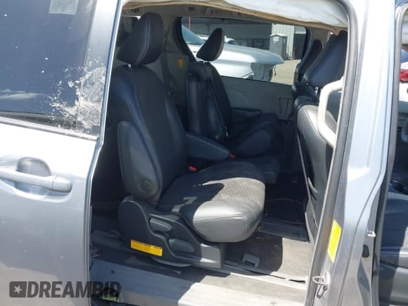 ✅ 2014 Toyota Sienna LE AAS • VIN: 5TDKK3DC5ES426425 • Lot: 42523003. Listed on IAAI with 185,048 mi. Free auction sales archive from the USA and detailed vehicle history report at DreamBid. Image 8.