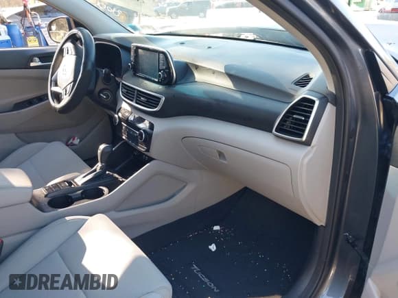 ✅ 2021 Hyundai Tucson SE • VIN: KM8J2CA40MU386995 • Lot: 43496433. Wystawiony na IAAI z przebiegiem 59 291 mil. Bezpłatny archiwum sprzedaży aukcyjnych z USA i szczegółowy raport historii pojazdu na DreamBid. Zdjęcie 5.