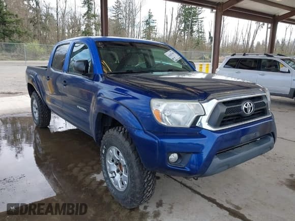 ✅ 2015 Toyota Tacoma PreRunner • VIN: 5TFKU4HNXFX006568 • Lot: 41847694. Wystawiony na IAAI z przebiegiem 129 872 mil. Bezpłatny archiwum sprzedaży aukcyjnych z USA i szczegółowy raport historii pojazdu na DreamBid. Zdjęcie 1.