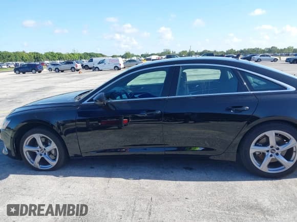 ✅ 2024 Audi A6 Premium Plus • VIN: WAUE3BF25RN043215 • Лот: 42852302. Опубликован ранее на IAAI с пробегом 23 633 миль. Бесплатный доступ к архиву аукционных продаж из США и подробный отчёт об истории автомобиля на DreamBid. Изображение 15.