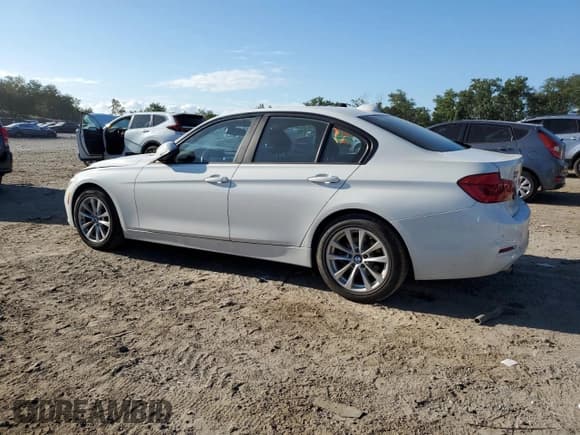 ✅ 2017 BMW 3 Series 320i xDrive • VIN: WBA8E5G57HNU41252 • Лот: 71023865. Опубликован ранее на Copart с пробегом 94 643 миль. Бесплатный доступ к архиву аукционных продаж из США и подробный отчёт об истории автомобиля на DreamBid. Изображение 2.