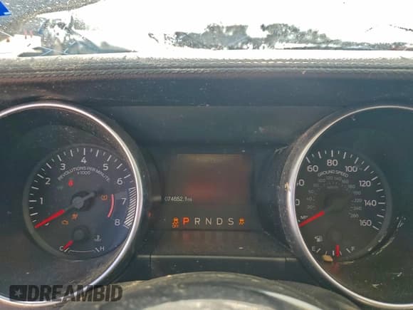 ✅ 2018 Ford Mustang EcoBoost Premium • VIN: 1FATP8UH5J5110334 • Lot: 94713485. Wystawiony na Copart z przebiegiem 74 652 mil. Bezpłatny archiwum sprzedaży aukcyjnych z USA i szczegółowy raport historii pojazdu na DreamBid. Zdjęcie 9.