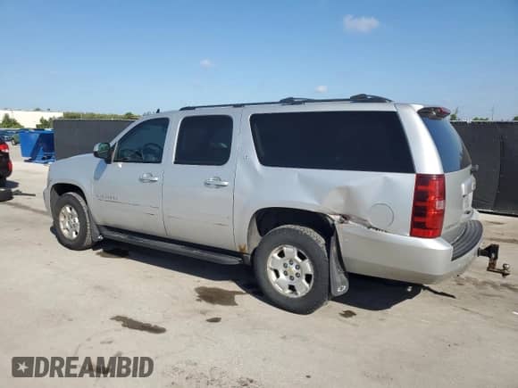 2010 Chevrolet Suburban LT z VIN 1GNUKJE36AR231624, wystawiony jako Copart lot #84595965 z przebiegiem 318 317 mil mil oraz Szkoda całkowita • Salvage title. Historia ofert i sprzedaży dostępna na DreamBid. Obrazek 2.