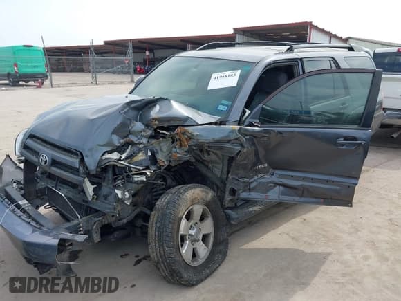 ✅ 2005 Toyota 4Runner Limited • VIN: JTEZU17R558027981 • Lot: 41958183. Listed on IAAI with 168,935 mi. Free auction sales archive from the USA and detailed vehicle history report at DreamBid. Image 18.