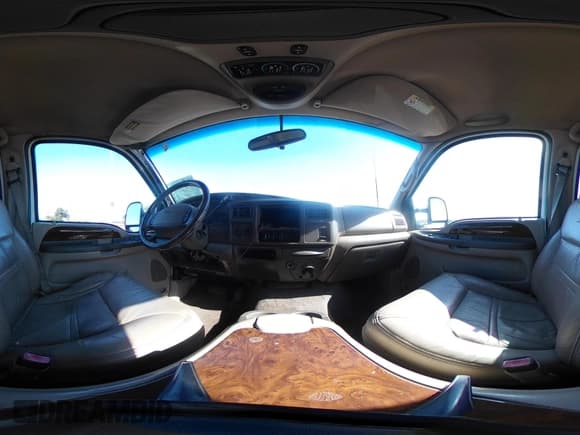 ✅ 2000 Ford Excursion Limited • VIN: 1FMNU42S5YED53957 • Lot: 42007784. Wystawiony na IAAI z przebiegiem 181 876 mil. Bezpłatny archiwum sprzedaży aukcyjnych z USA i szczegółowy raport historii pojazdu na DreamBid. Zdjęcie 18.